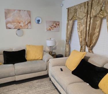 Georgetown House | Marvelous 3-bedroom 2-bathroom house with Central Air charming Georgetown