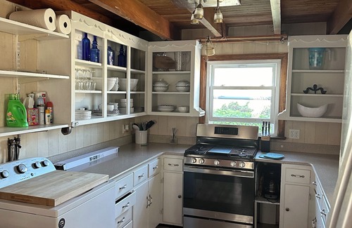 Ship Bottom Cottage | Marvelous 5-bedroom cottage one from ocean in Ship Bottom with AC, game room