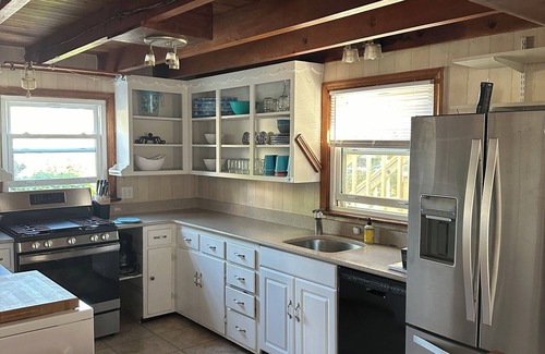 Ship Bottom Cottage | Marvelous 5-bedroom cottage one from ocean in Ship Bottom with AC, game room