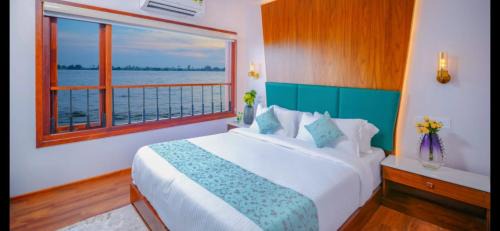 Alappuzha Boat Rental | Marvelous Boathouse