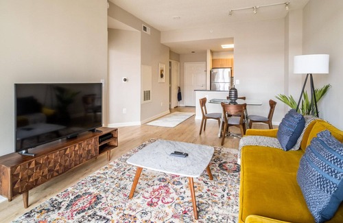 Radnor - Fort Myer Heights Apartment | Marvelous Court House 1BR w/Pool & Gym, nr Restaurants, by Blueground