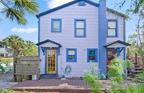 Vilano Beach Apartment | Marvelous Mermaid Bungalow, Dog-Friendly Downstairs Apt in Prime Vilano Beach