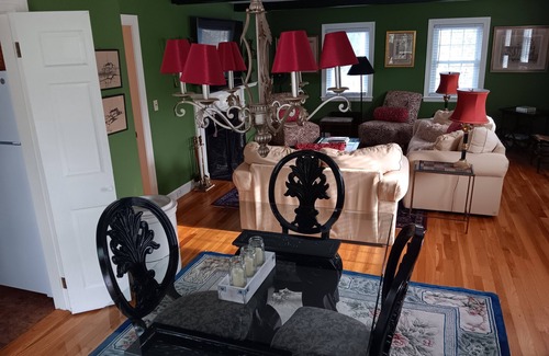 Manchester-by-the-Sea Apartment | Marvelous 3 bedroom near historical Salem, Ma