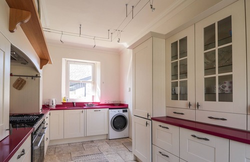 Inverness City Centre Cottage | Mary Ann Villa
