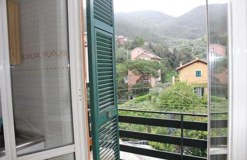 Cinque Terre Apartment | Mary Bridge Apt in villa near best beaches