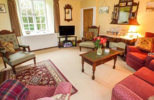 Ilfracombe House | Mary's Cottage