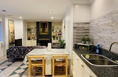 Oakridge House | MARY'S COZY ROOM NEAR YVR UBC DOWNTOWN RIC