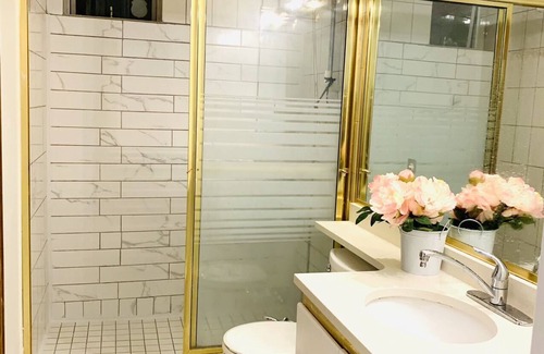 Oakridge House | MARY'S COZY ROOM NEAR YVR UBC DOWNTOWN RIC