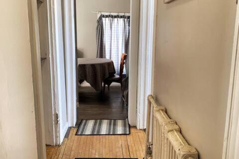 Winnipeg Apartment | Maryland Homestay - Downtown Apartment