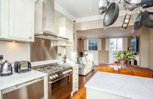 St. Johns Wood Apartment | Marylebone Luxury 2-bed Duplex With Terrace