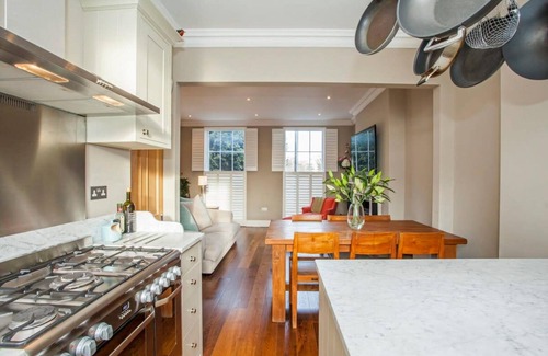 St. Johns Wood Apartment | Marylebone Luxury 2-bed Duplex With Terrace