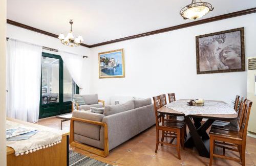 Vlychadia Apartment | Marys Beachfront Villa