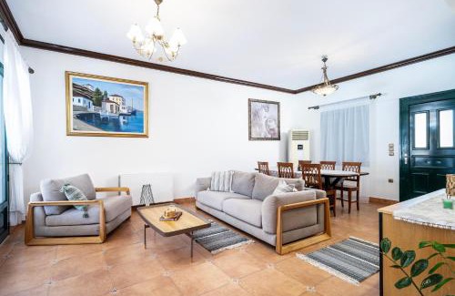 Vlychadia Apartment | Marys Beachfront Villa