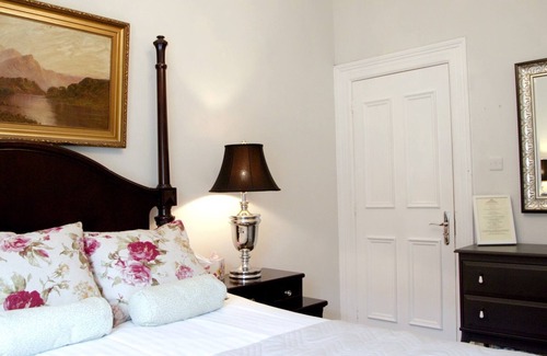 Belfast Bed & Breakfast | Maryville House Tearooms & Boutique B&B