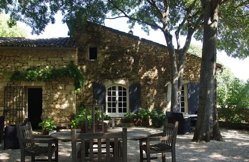 Montaren-et-Saint-Mediers Cottage | Mas d'Oléandre is a Provencal farmhouse situated in a small hamlet.