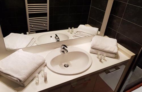 St.-Remy-de-Provence Apartment | Mas de Valrugues Holifrance