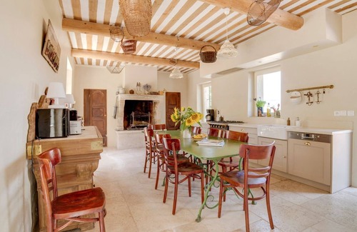 Saignon Villa | Mas Des Collines - Six Bedroom Villa, Sleeps 12