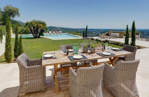 Grasse Villa | Mas Du Duc - Three Bedroom Villa, Sleeps 8