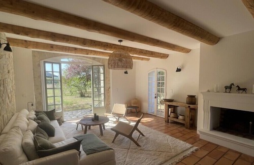 Mallemort House | Mas la Pradelle, at the gates of the Luberon, ideal for 12 people