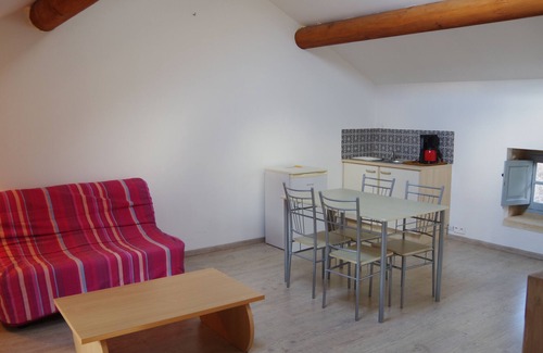 Saint-Laurent-des-Arbres House | Mas Le Petit Nizon