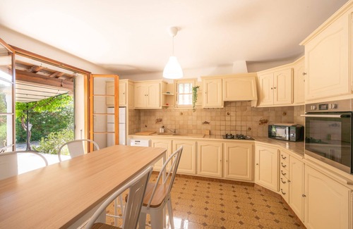 Graveson House | Mas Lou Pitchoun: Exceptional Villa between the Alpilles and Avignon