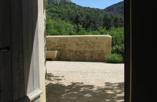 Venasque House | Mas Provencal - Near Gordes & Senanque Abbey