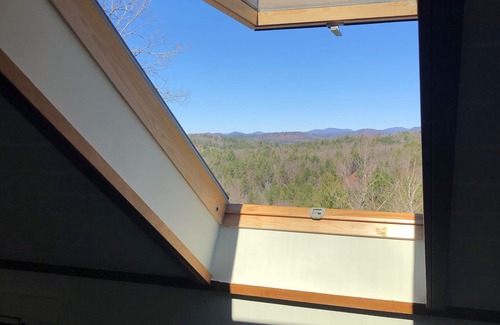 Lakemont House | Mashburn Mountain Lodge-River and Mountain Views-Lake Rabun