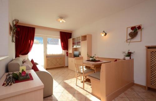 San Giovanni di Fassa Apartment | Mason La Zondra