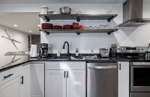Massanutten Apartment | Massanutten, easy drive to slopes!, lower level entrance, Pet-friendly, JMU,
