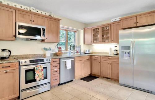 McGaheysville House | Massanutten retreat- hiking, river, waterpark, resort