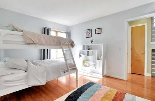 McGaheysville House | Massanutten retreat- hiking, river, waterpark, resort