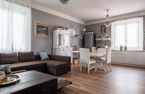 Scandellara Apartment | Massarenti Elegant Apartment
