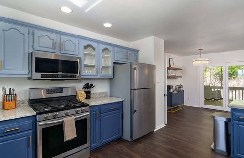 Weaverville House | Massive Asheville Compound~A Memorable Experience