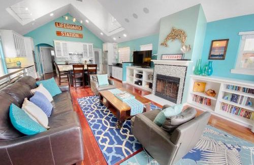 Mission Beach House | Massive Mission Beach Home - Fire Pit & Deck