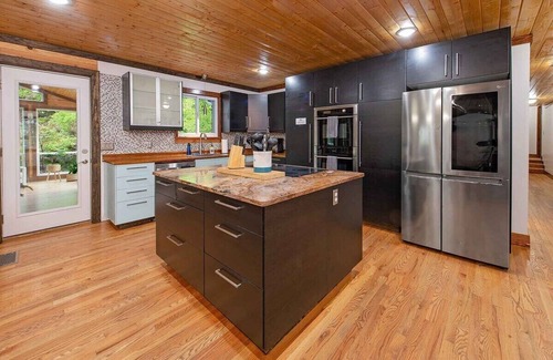 Lookout Valley Neighborhood Association Ski Chalet | Massive Vacation Home with Pool & Swim Spa