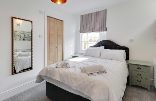 Old Town Hastings House | Master accommodation suite 6