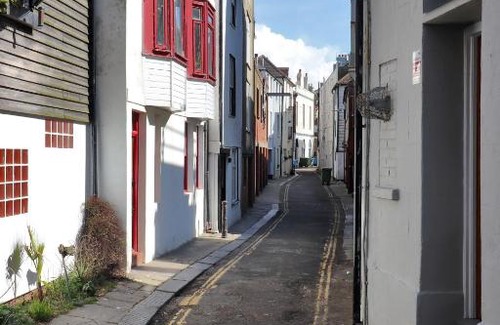 Old Town Hastings House | master accommodation suite 5