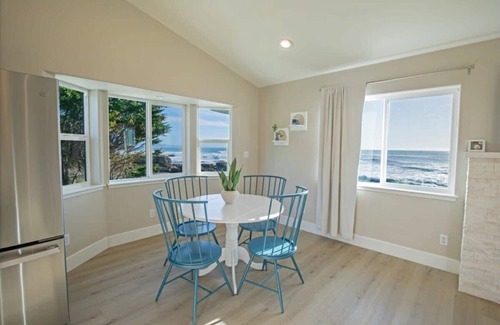 Shelter Cove House | Master Deluxe Suite | Full Kitchen | Room 1