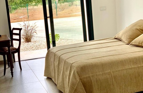 Penina Bed & Breakfast | Master suite on Penina golf course, quiet and close to town centers and beaches.