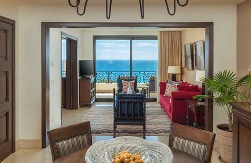 Marina Resort | Master Suite - perfect combination of space and privacy!