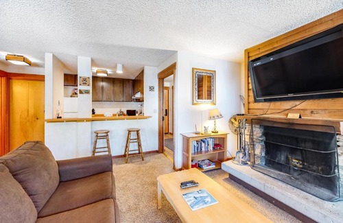 Tahoe Woods Apartment | Master Units 18A & B at Granlibakken