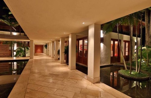 Las Palmas Villa | Masterful 8 Bdr Villa, Amazing infinity Pool, Jacuzzi & B...