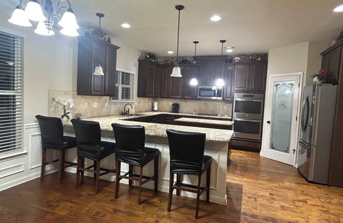 Warrenville House | Masters Gulf Tournament Rental/April 6th to the 13th - Sleeps 10