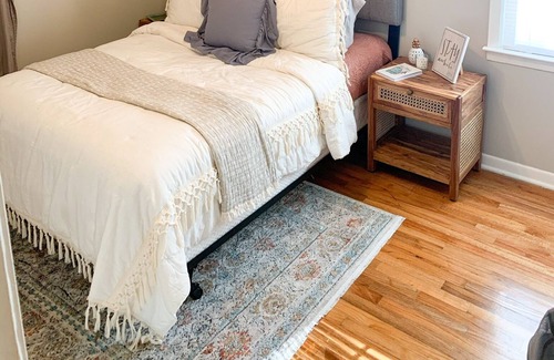 Gracewood House | MASTERS RENTAL BRAND NEW BATHROOM Boho Chic 3-bedroom home