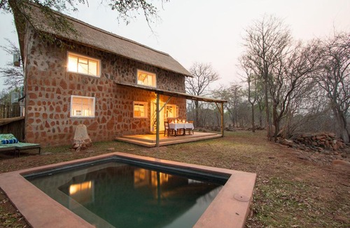 Victoria Falls Cabin | Masuwe Lodge