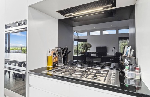 Matakana House | Matakana Retreat - Matakana Holiday Home