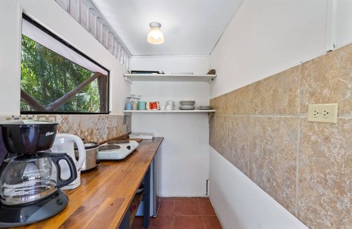 Matapalo House | Matambú Ranchita: Charming & Rustic w/Shared Pool