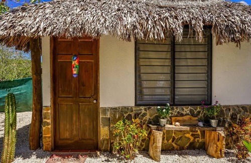 Matapalo Apartment | Matambú Casita: Charming & Rustic with Shared Pool