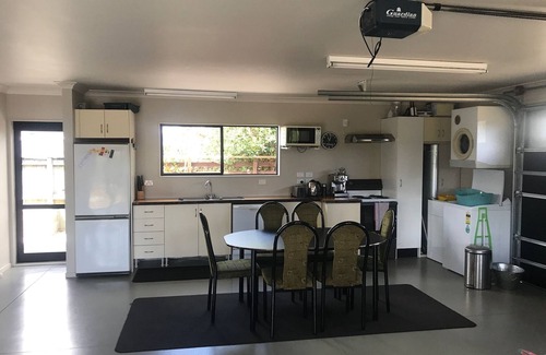 Matarangi House | Matarangi Beach Bach