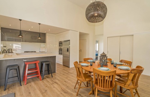 Matarangi Cottage | Matarangi Marvel - Matarangi Holiday Home
